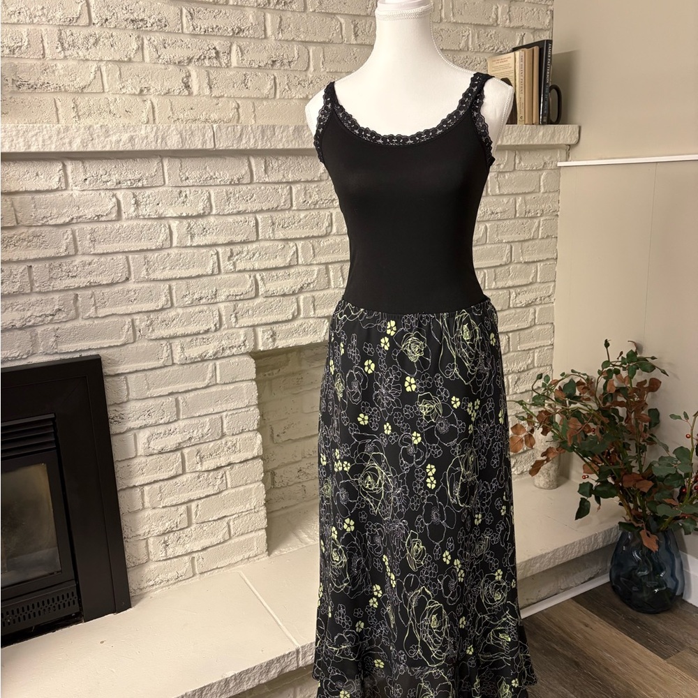 Vintage Vanity Fair Black Floral Chiffon Maxi Skirt Size 10 (Measures 30" Waist)